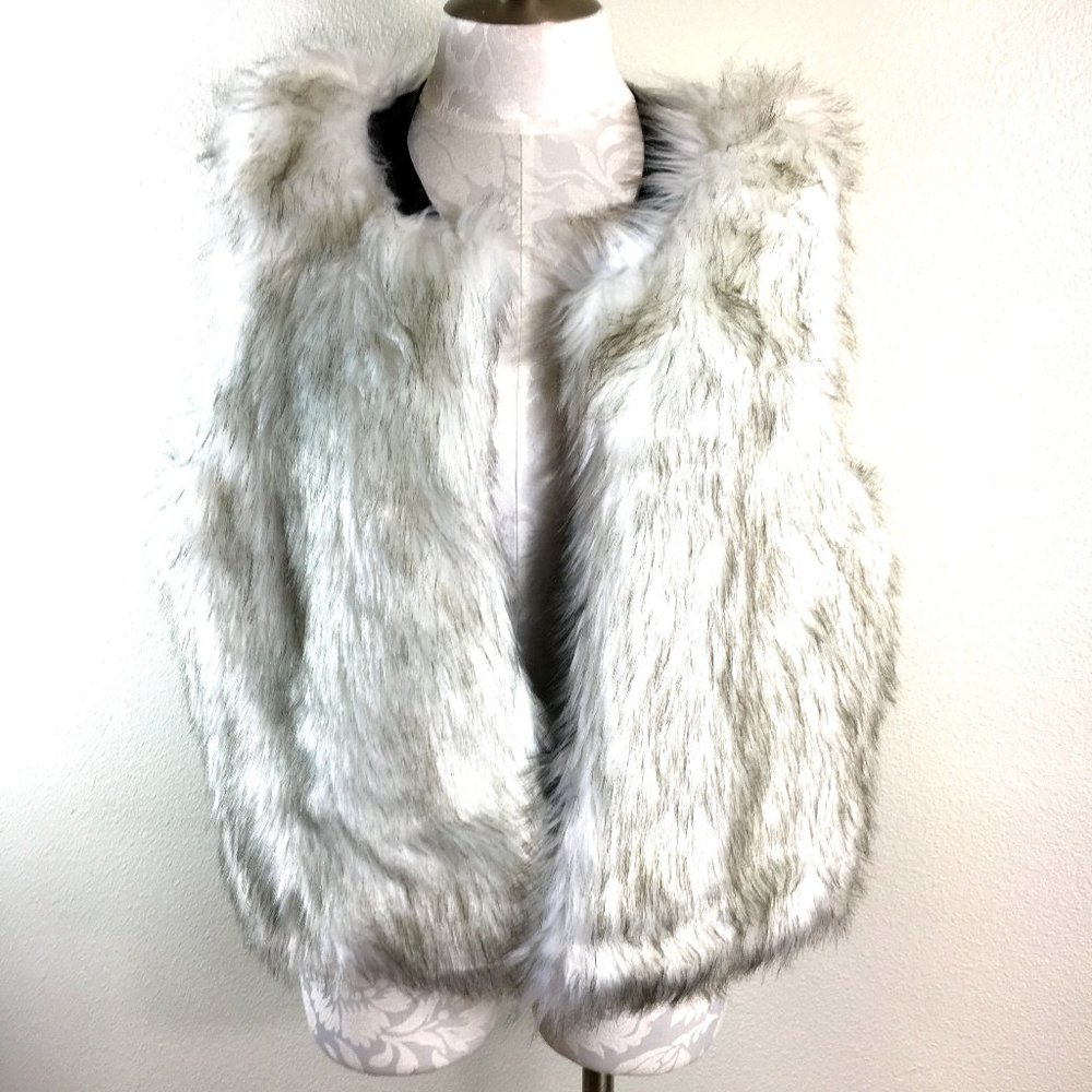 MOSSIMO Y2K Faux Fur white grey Plush Vest NWOT